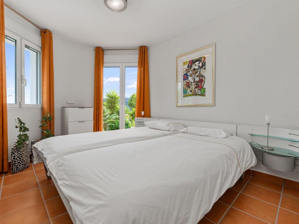 5 bed villa in Pedreguer