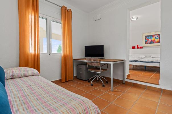 5 bed villa in Pedreguer