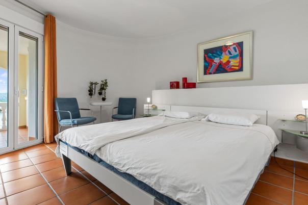 5 bed villa in Pedreguer