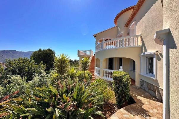 5 bed villa in Pedreguer