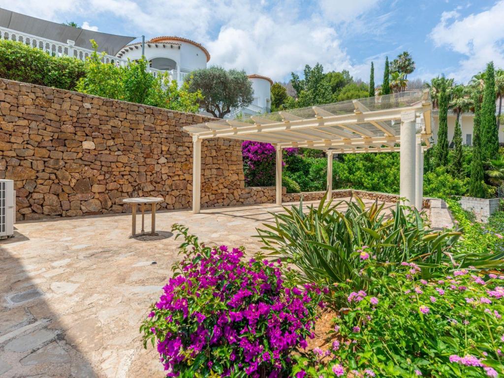 5 bed villa in Pedreguer