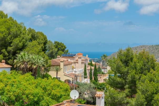 5 bed villa in Pedreguer