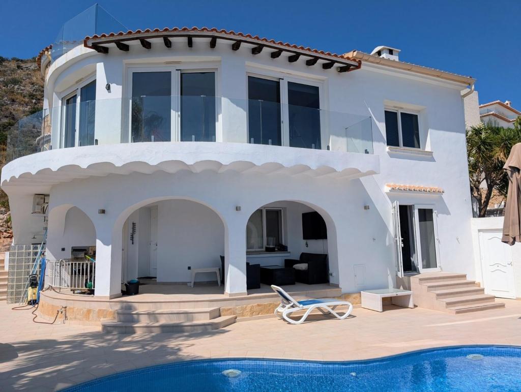 3 bed villas in Moraira