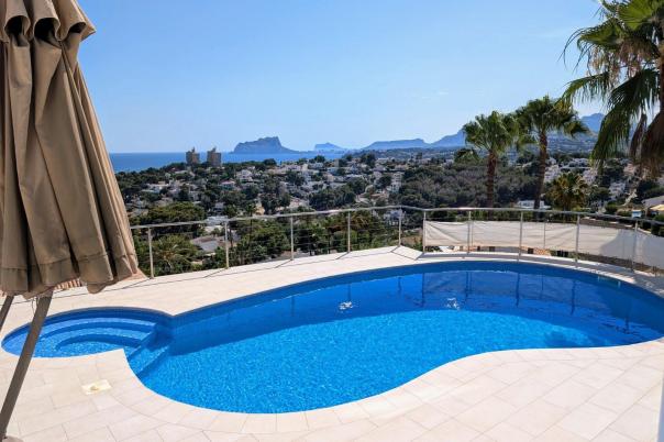 3 bed villas in Moraira