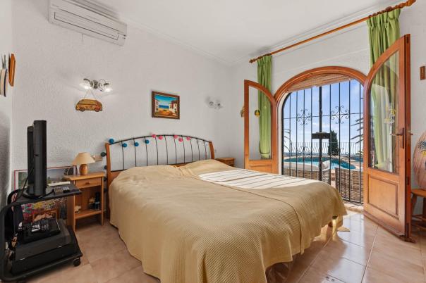 4 bed villas in Moraira