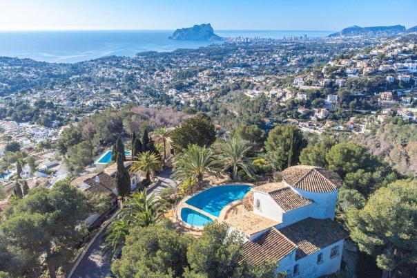 4 bed villas in Moraira