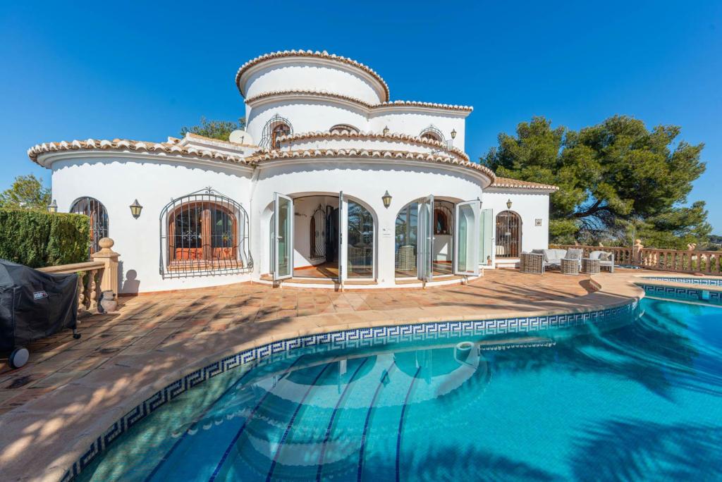 4 bed villas in Moraira