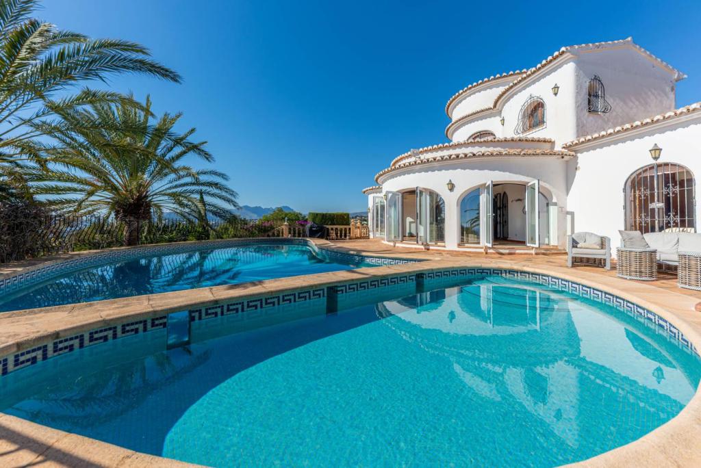 4 bed villas in Moraira