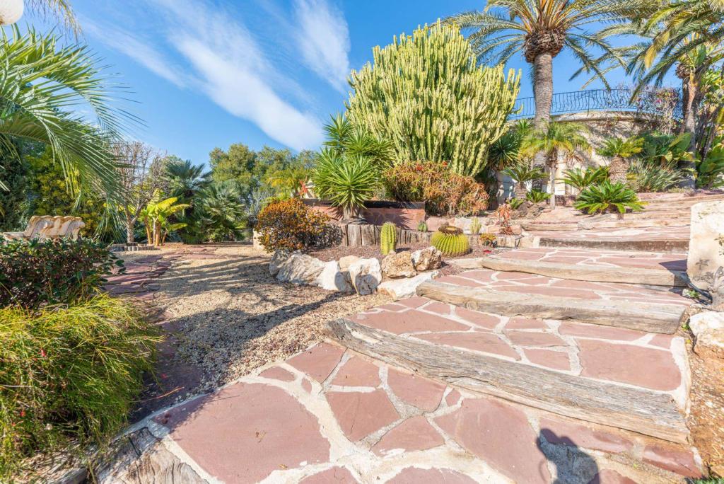 4 bed villas in Moraira