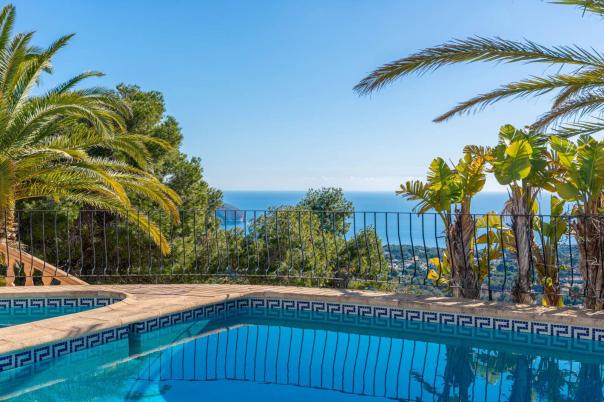 4 bed villas in Moraira