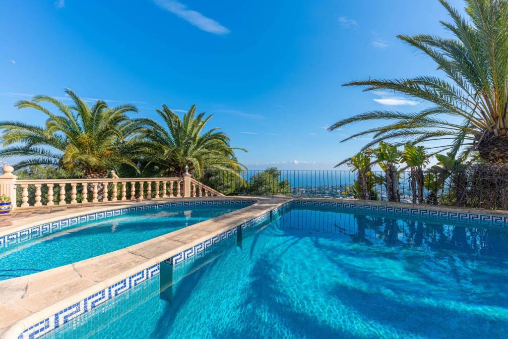4 bed villas in Moraira