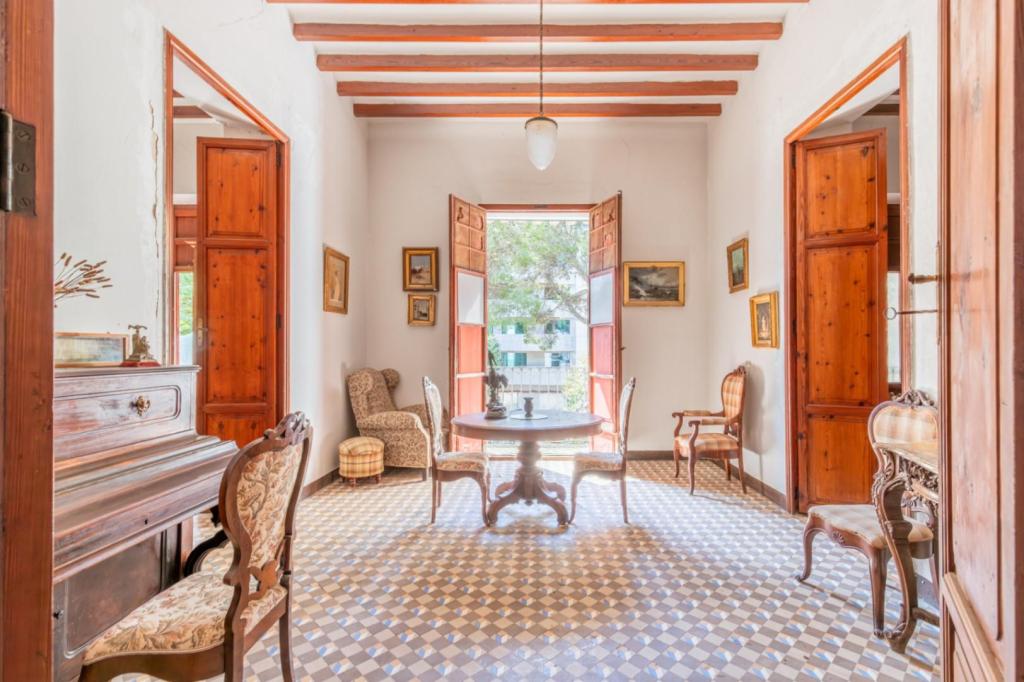 6 bed villas in Benissa