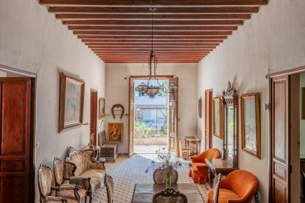 6 bed villas in Benissa