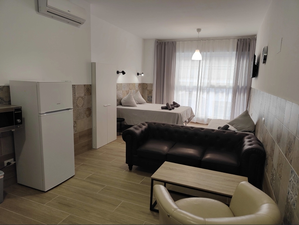 8 bed hotel in Calp