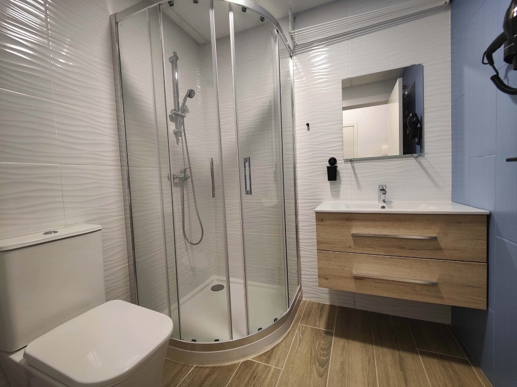 8 bed hotel in Calp