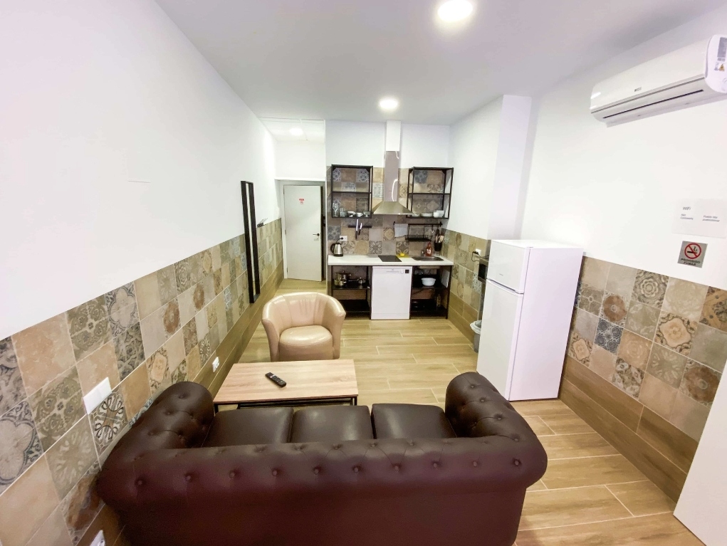8 bed hotel in Calp