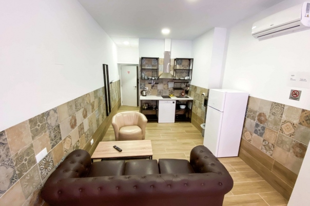 8 bed hotel in Calp