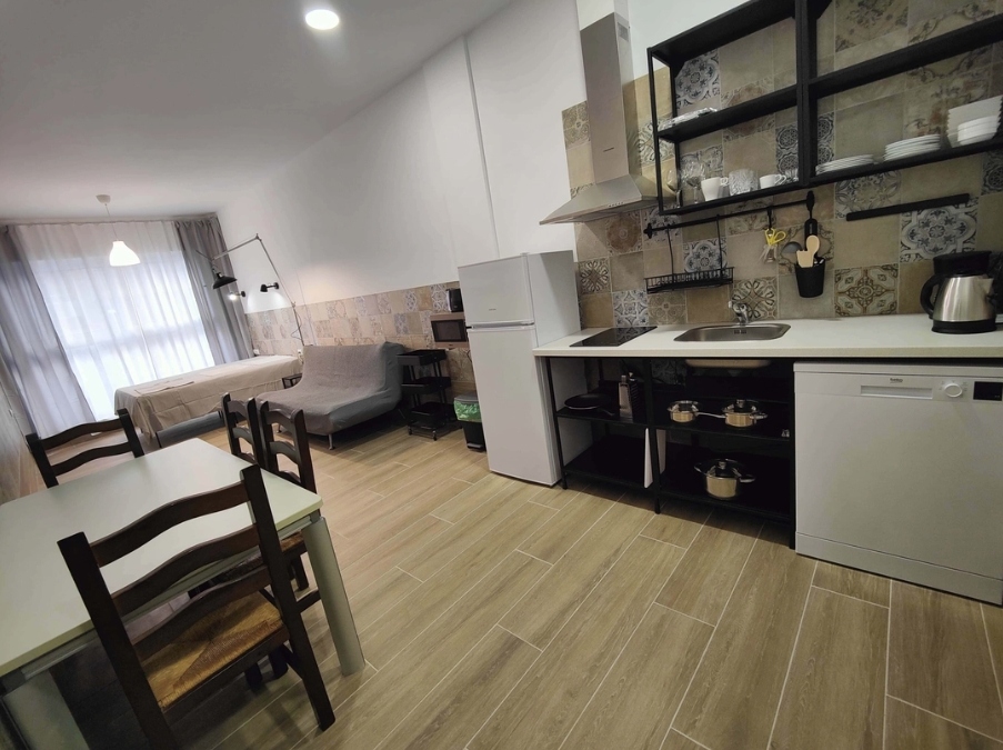 8 bed hotel in Calp