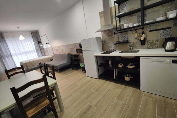 8 bed hotel in Calp