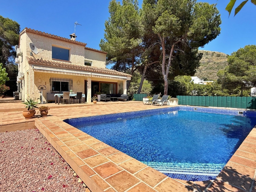 5 bed villa in Moraira