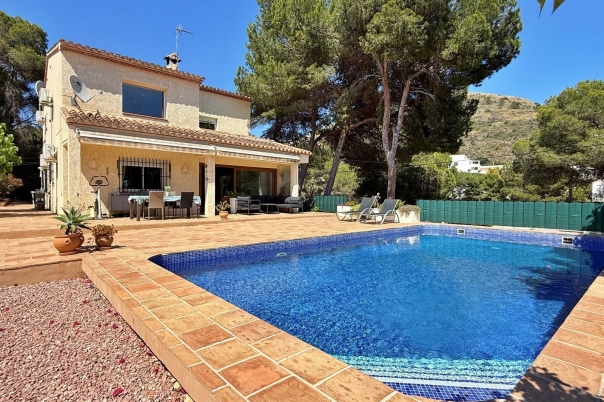 5 bed villa in Moraira