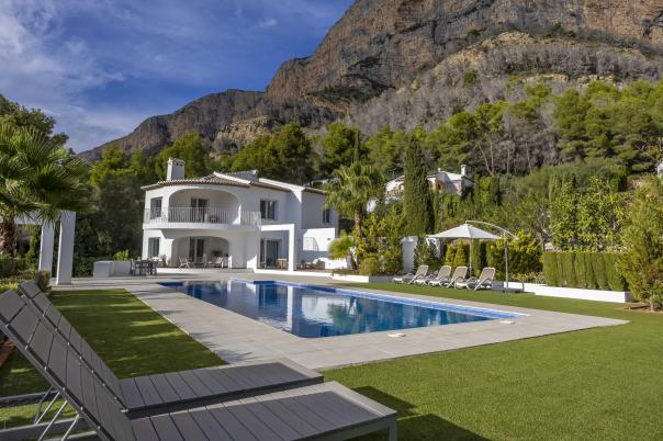 5 bed villas in Javea