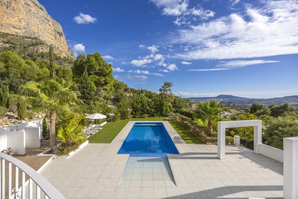 5 bed villas in Javea