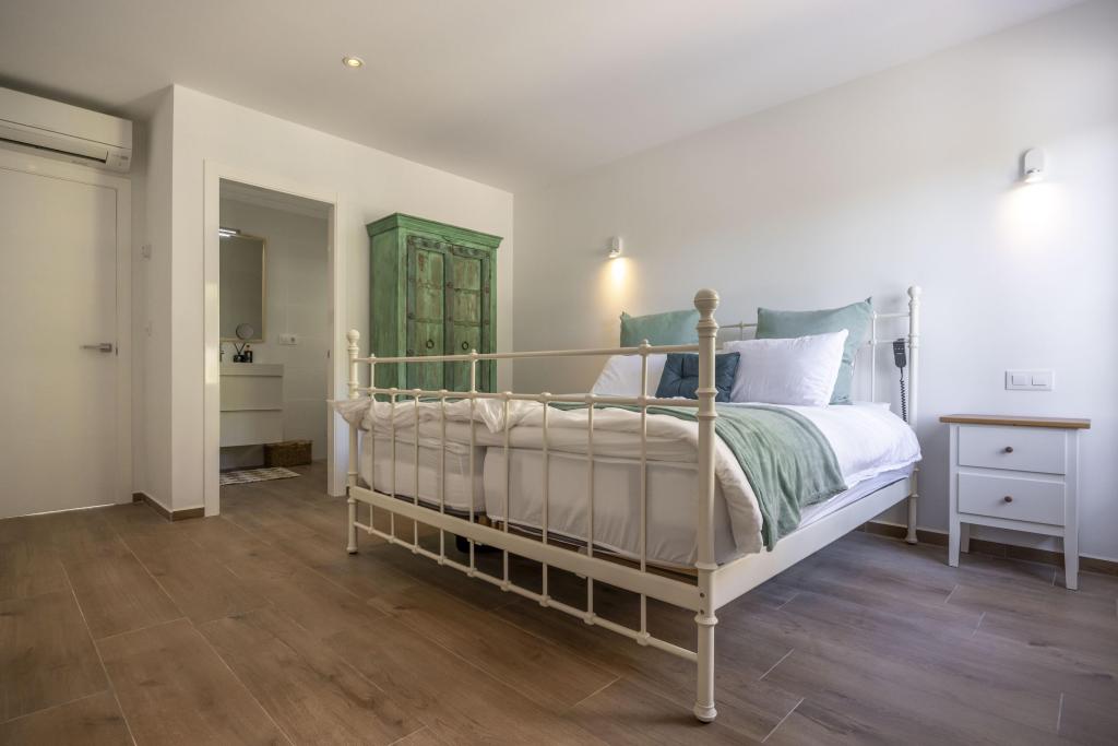 5 bed villas in Javea