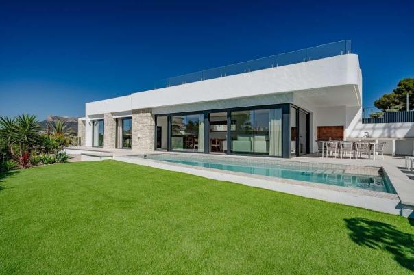 4 bed casa / chalet in Calpe