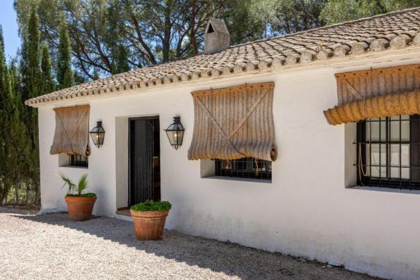 6 bed villa in Altea