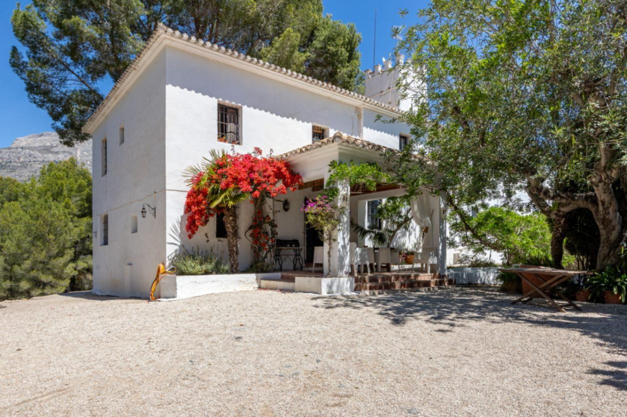 6 bed villa in Altea