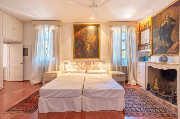 6 bed villa in Altea