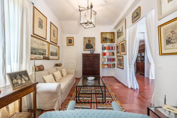 6 bed villa in Altea