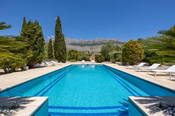 6 bed villa in Altea