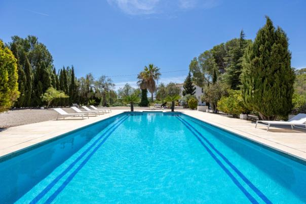 6 bed villa in Altea