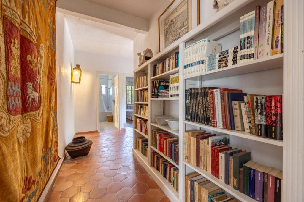 6 bed villa in Altea