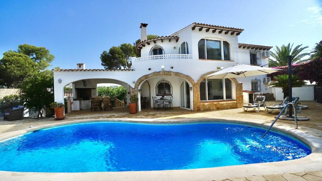 6 bed villas in Benissa