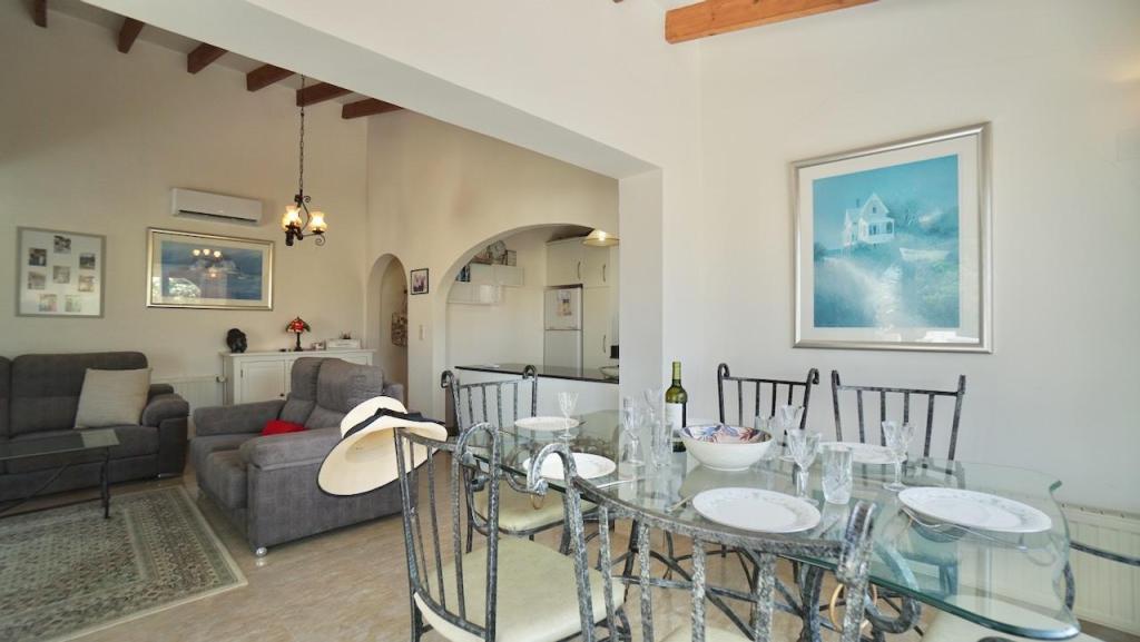 6 bed villas in Benissa