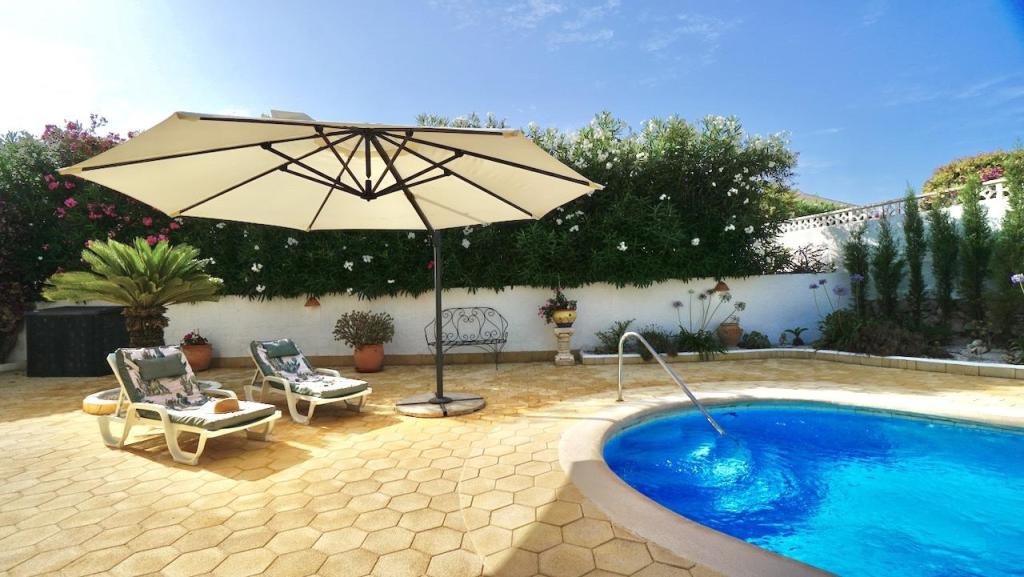 6 bed villas in Benissa