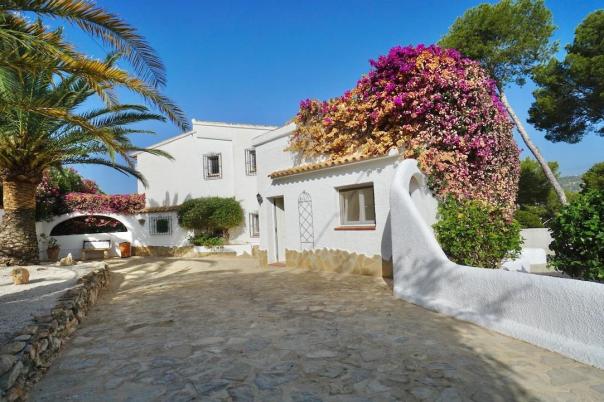 6 bed villas in Benissa