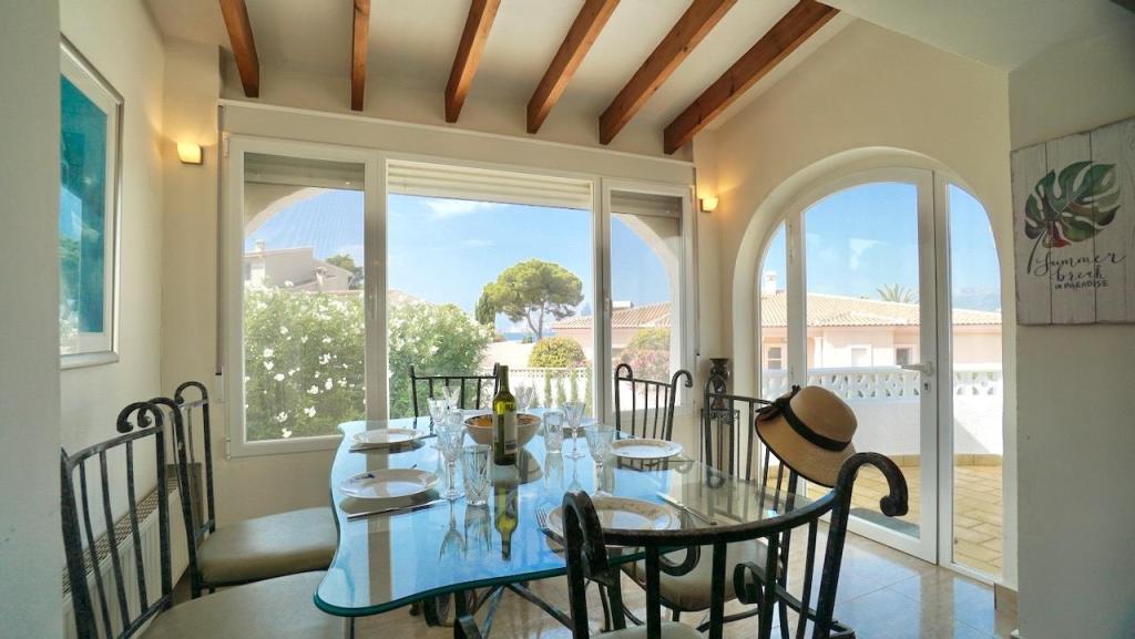 6 bed villas in Benissa