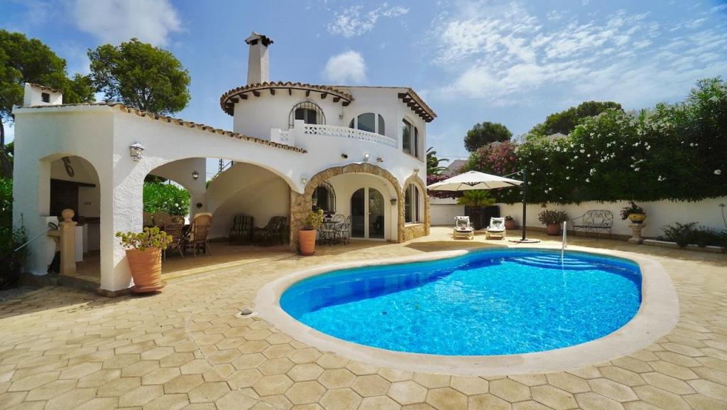 6 bed villas in Benissa