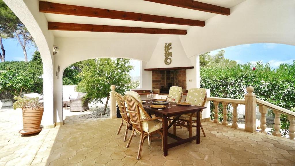 6 bed villas in Benissa