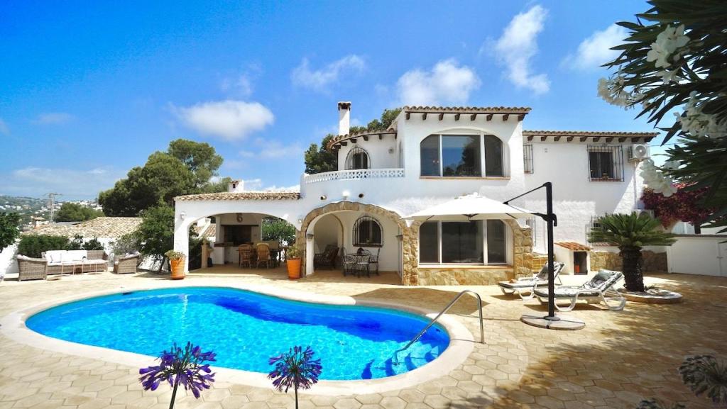 6 bed villas in Benissa