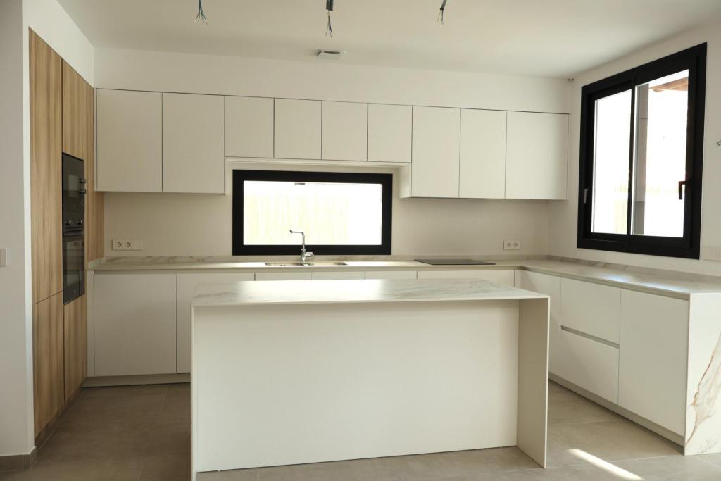 4 bed property in Alfas del Pi