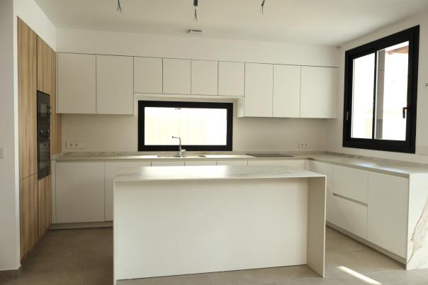 4 bed property in Alfas del Pi