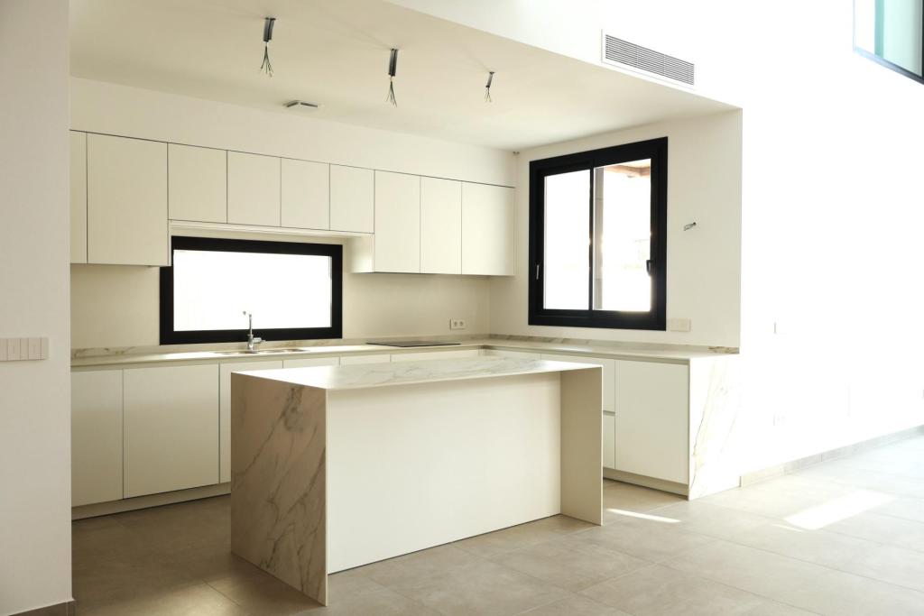 4 bed property in Alfas del Pi