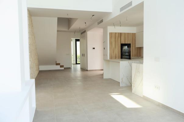 4 bed property in Alfas del Pi