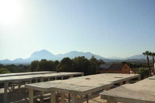 4 bed property in Alfas del Pi