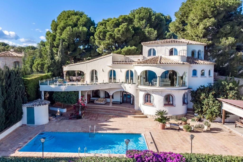 6 bed villa in Altea